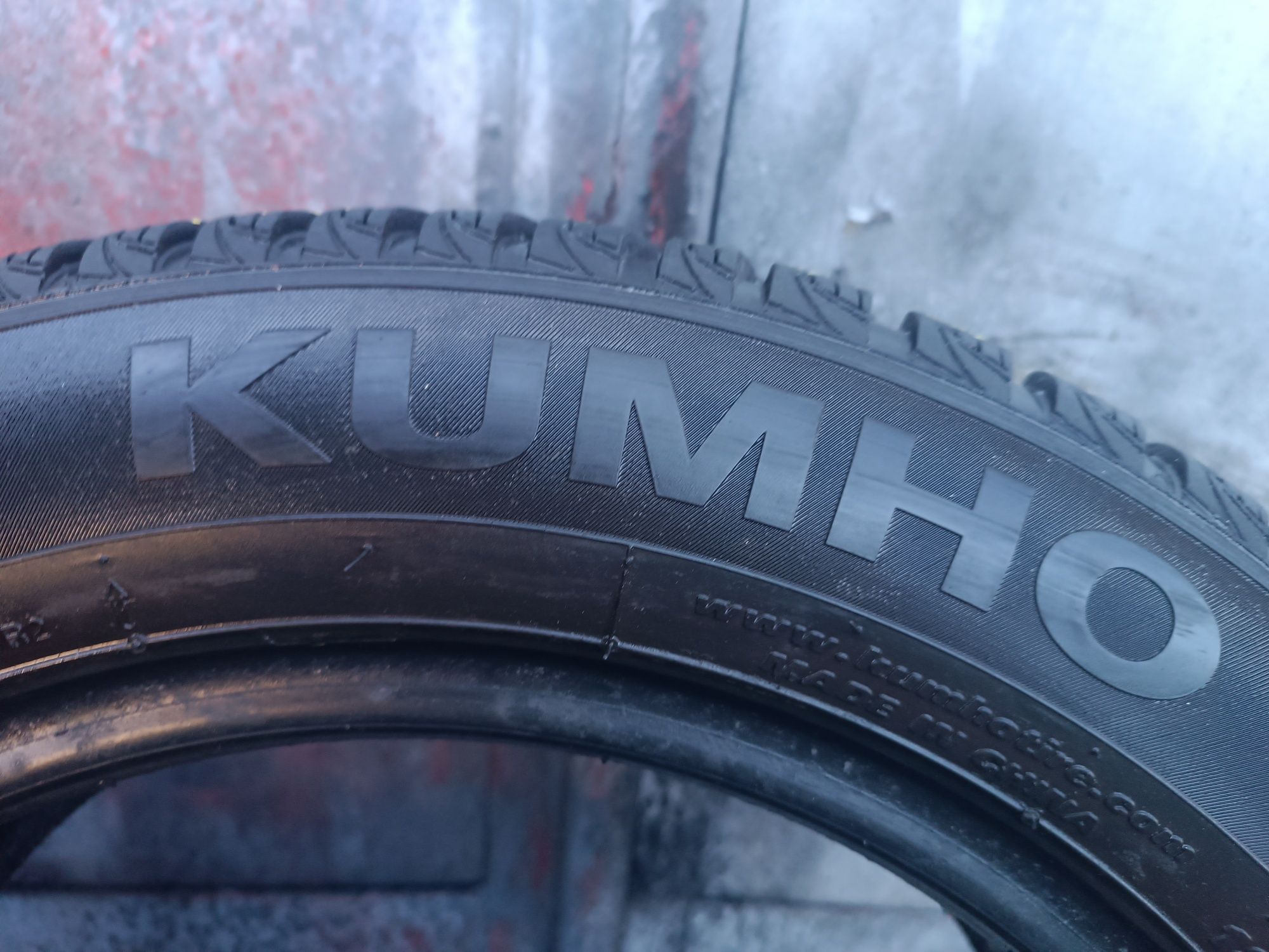 185/60/15 Kumho .