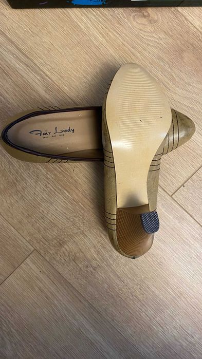 Нови пролетни обувки - 37 номер