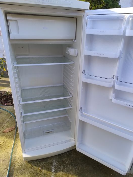 Vând frigider Gorenje