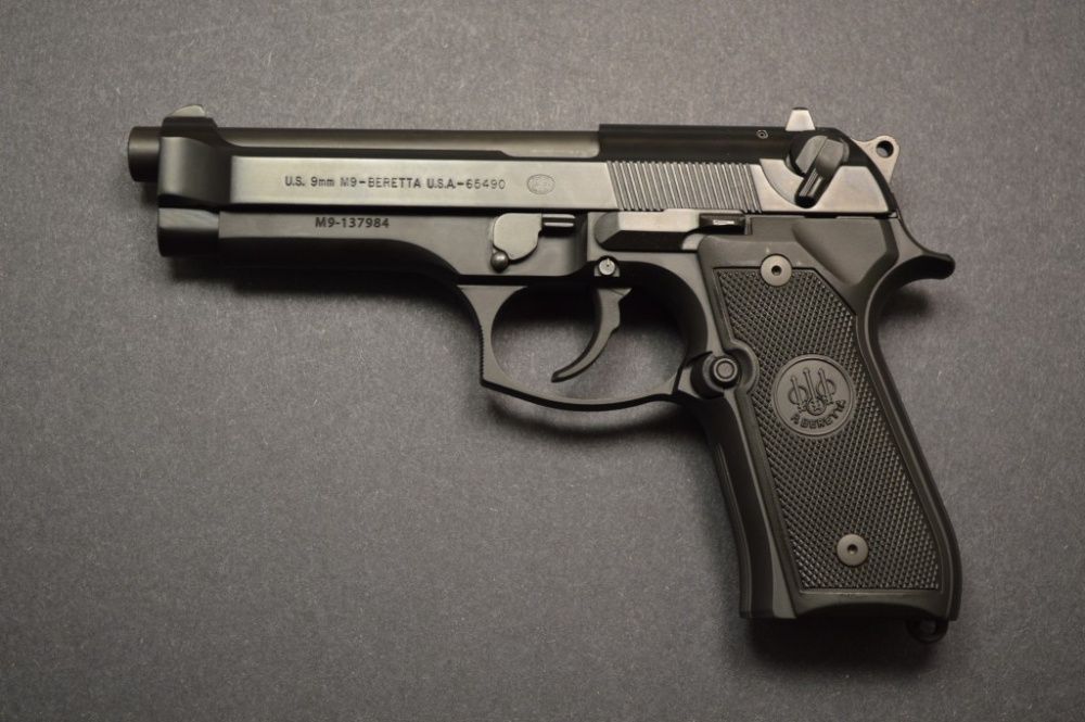 Pistol PUTERNIC Airsoft + Tuburi, CO2 Cu Bile 6mm Comprimat gaz aer