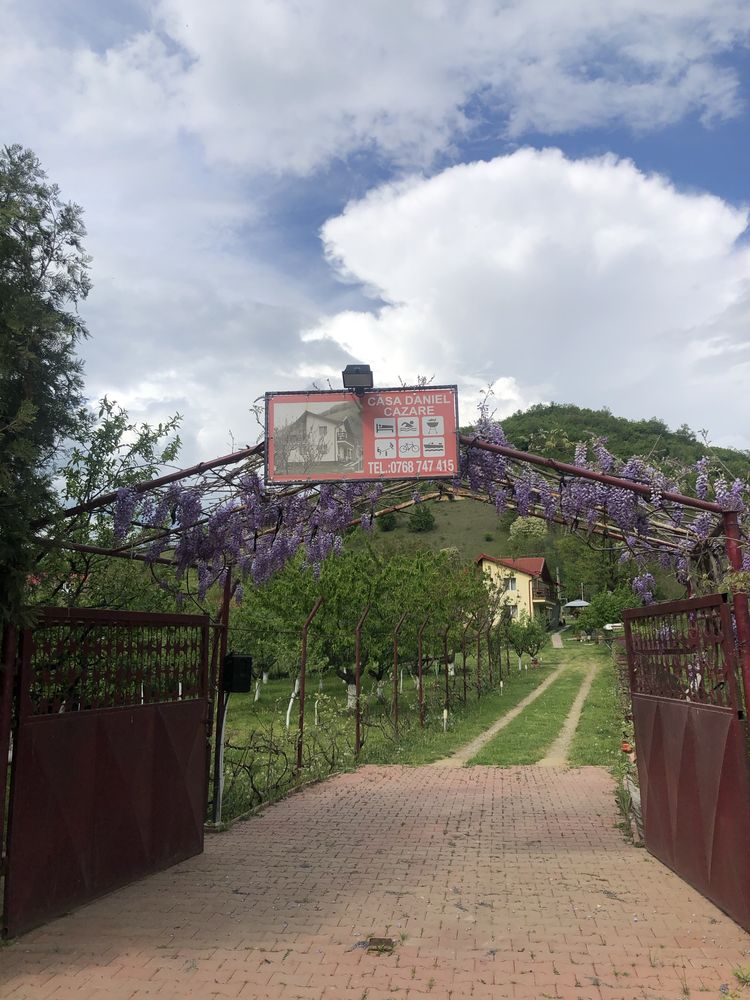 Vand casa de vacanta cu 15 locuri de cazare