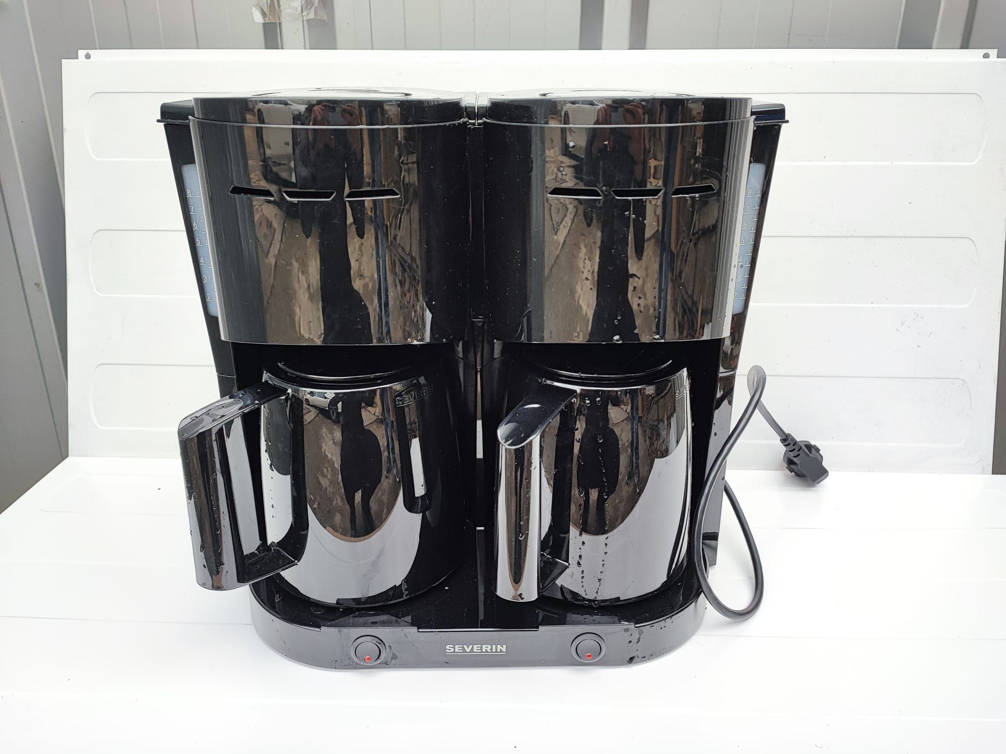 Cafetiera Severin Duo KA 5829, putere 1000 W, 2 recipiente termice 2 L