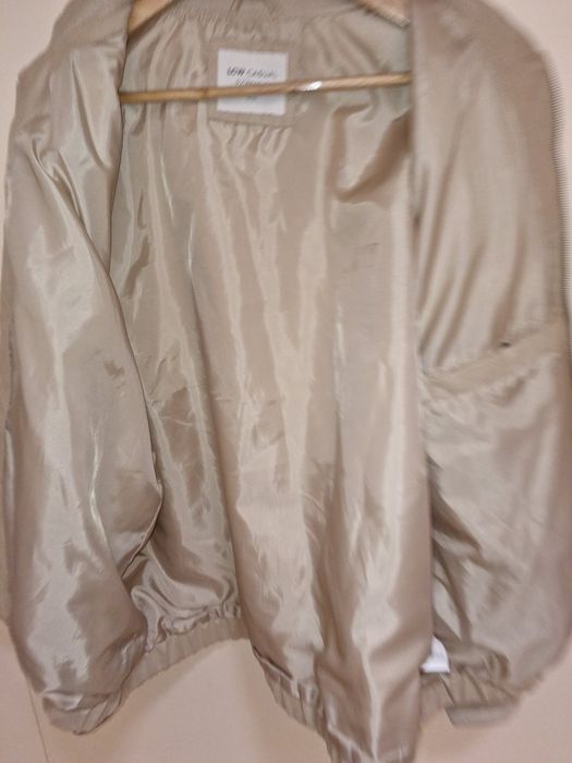 Продавам мъжко яке тип бомбър