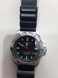 Продавам часовници Victorinox / Certina