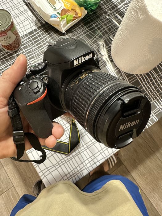 Nikon D-3500 kit cu obiectiv 18-55