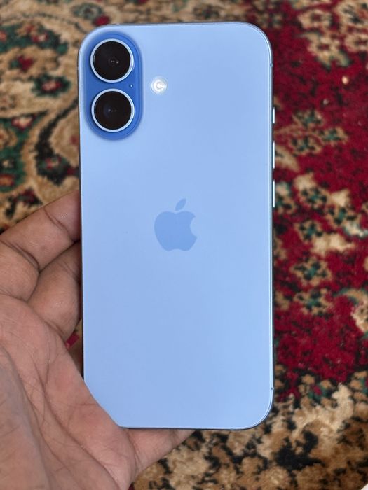 I phone 17 синий цвет совершенно новый