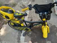 Bicicleta,  băiat 6-8 ani. Batman.  In stare bună.