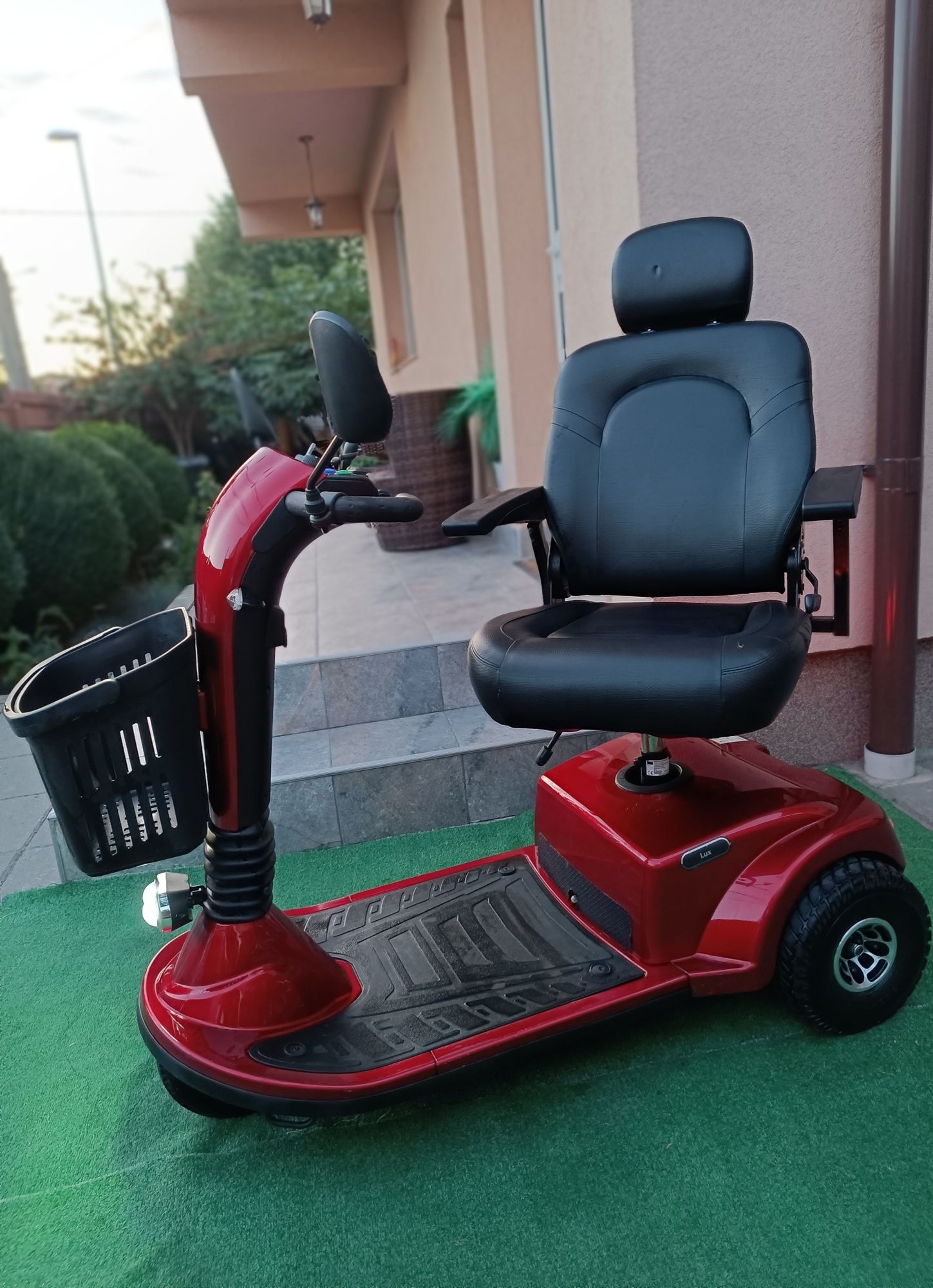 Căruț electric handicap scuter dizabilități cărucior dezabilitati vars