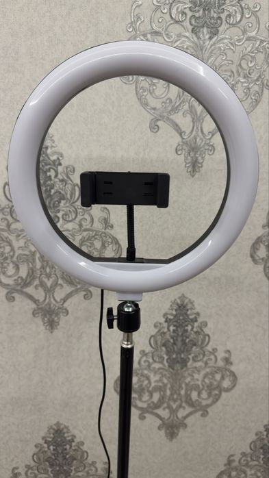 Штатив триног с лампой/ shtativ lampasi bn