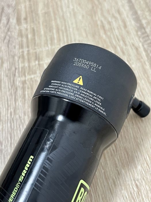 Amortizor spate RockShox Deluxe Select Trunnion 205x60mm