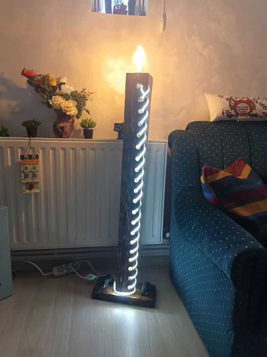 Vand veioza din radacina copac cu muschi