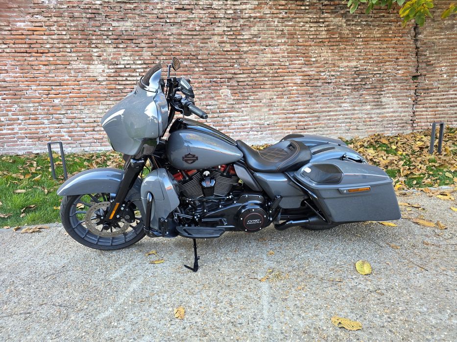 Harley Davidson Street Glide CVO