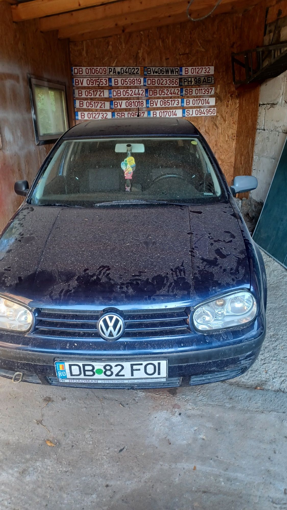 vând sau dezmembrez,w golf 4- 1400cm -2002