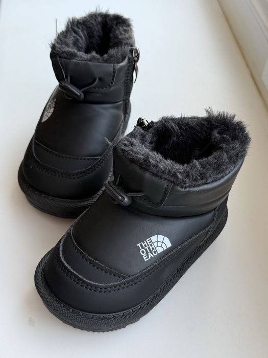 Продам детская обувь зимняя малышковая