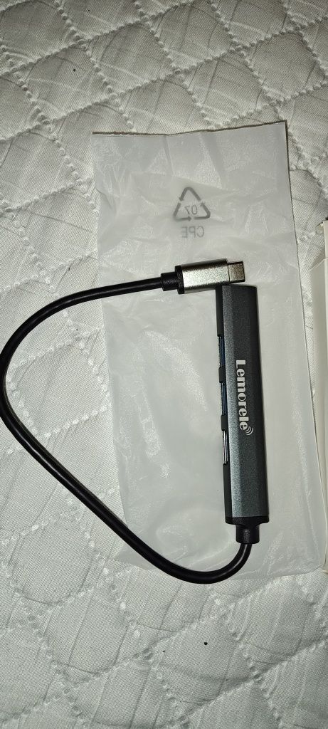 Vând hub cu 4 porturi Usb nou,de la Lemorele!