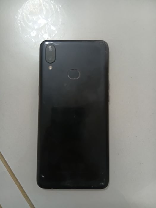 Самсунг А10 б/у.