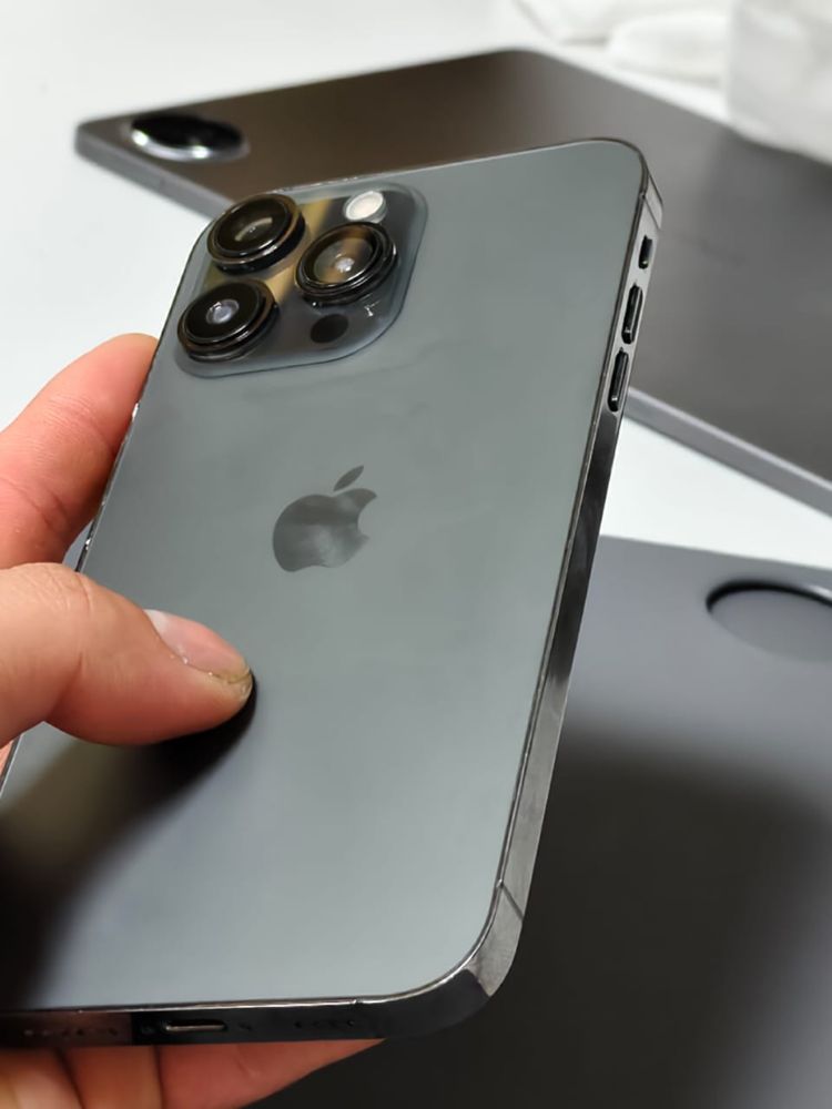 Iphone 14pro корпусында xr