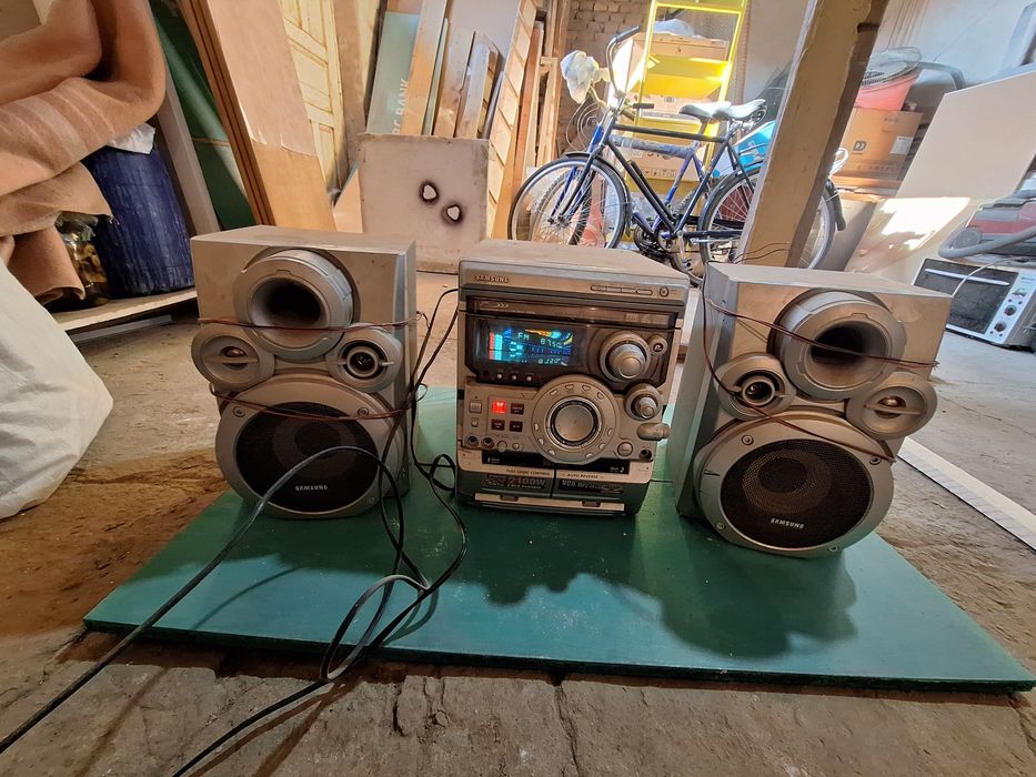 Музыкальный центр