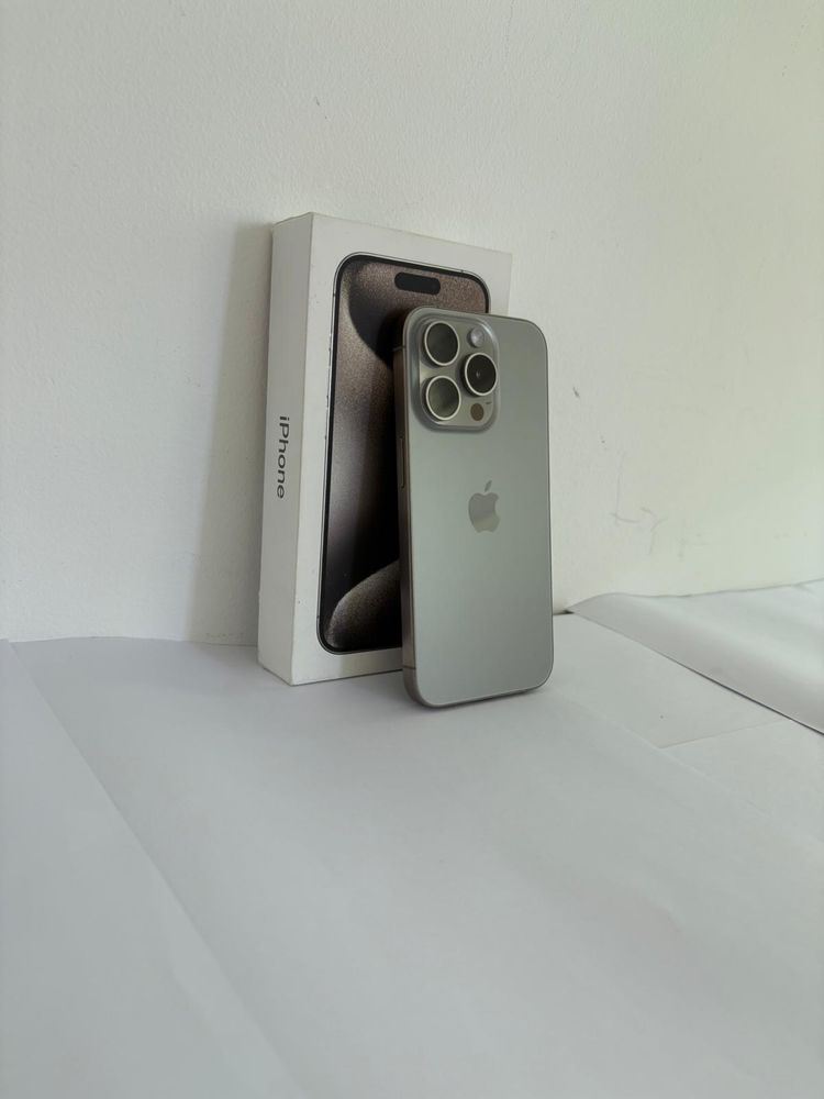 İphone 15 pro natural titanium 256GB