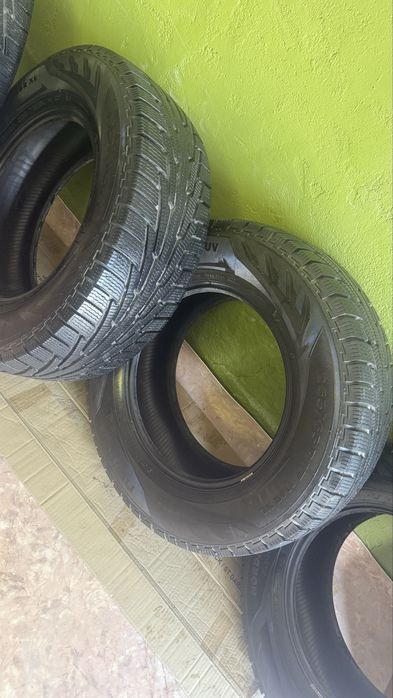 Продаю шины Nokian  265/65 R17