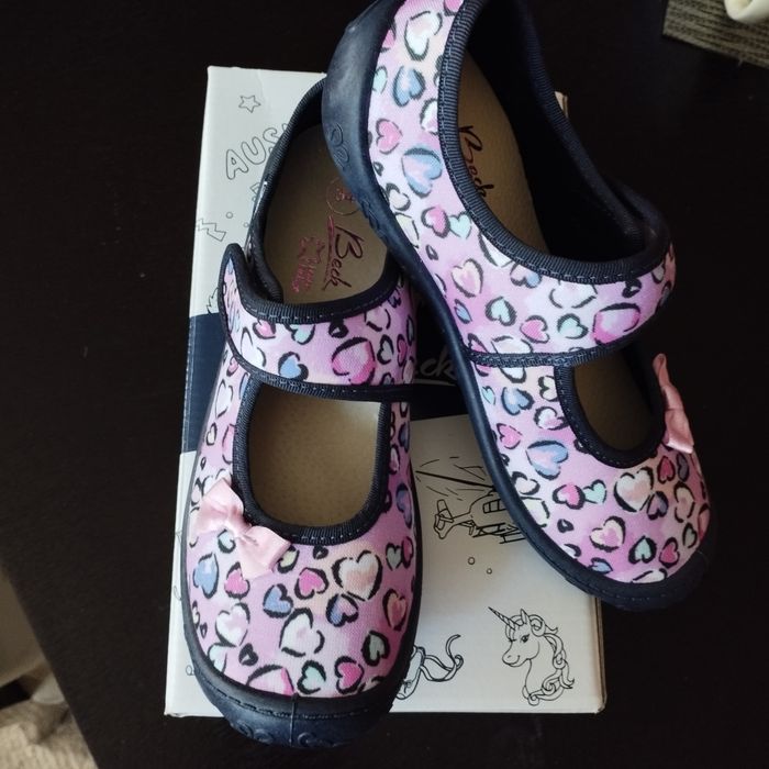 Пантофи за момиче нови