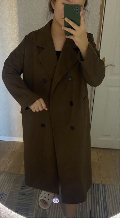 Коричневое пальто