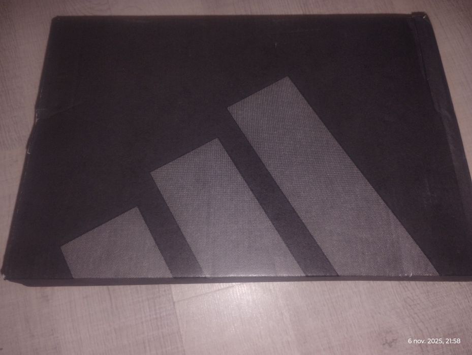 Crampoane Adidas Deportivo noi