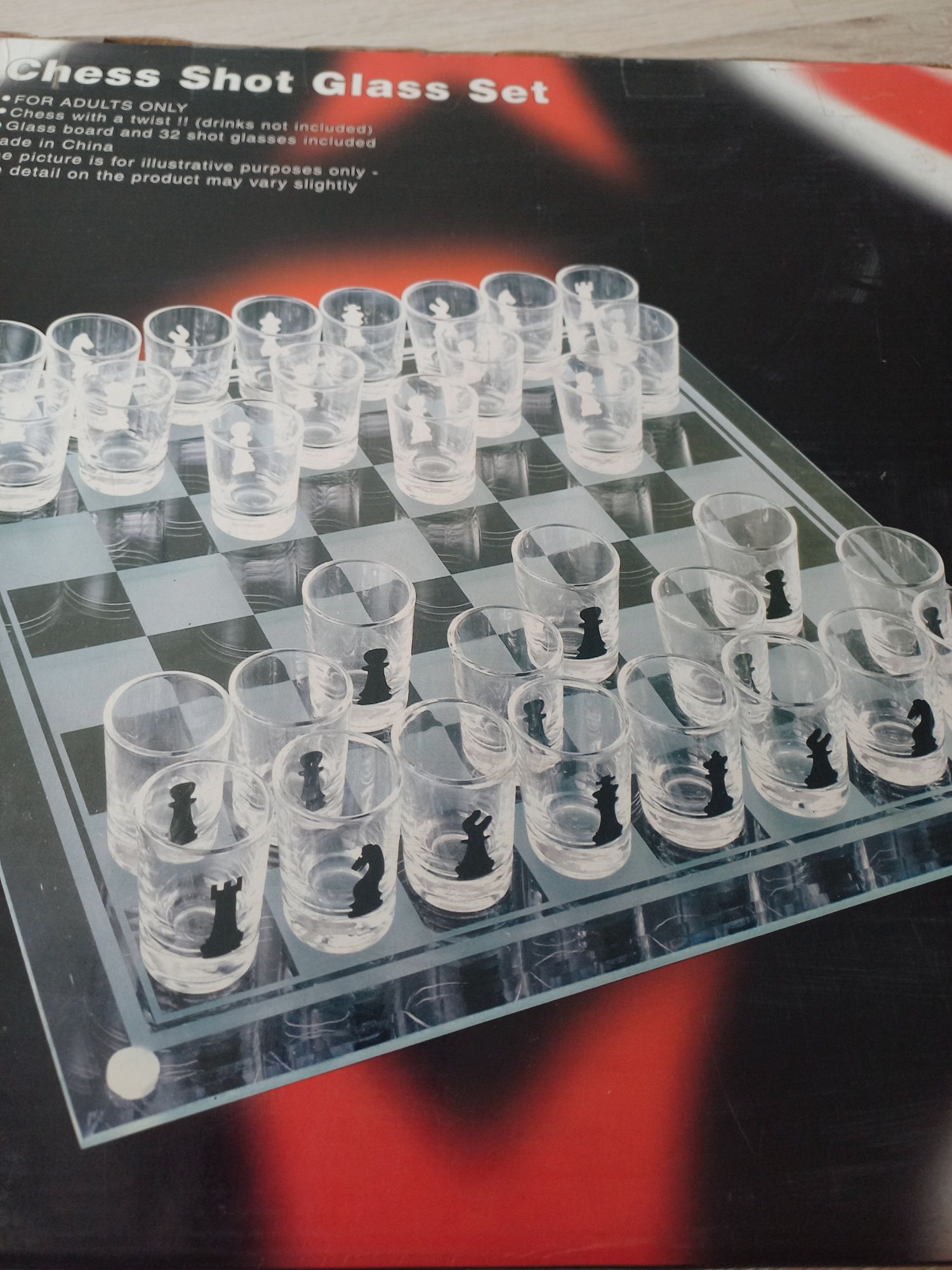Продам шахматы в виде рюмок