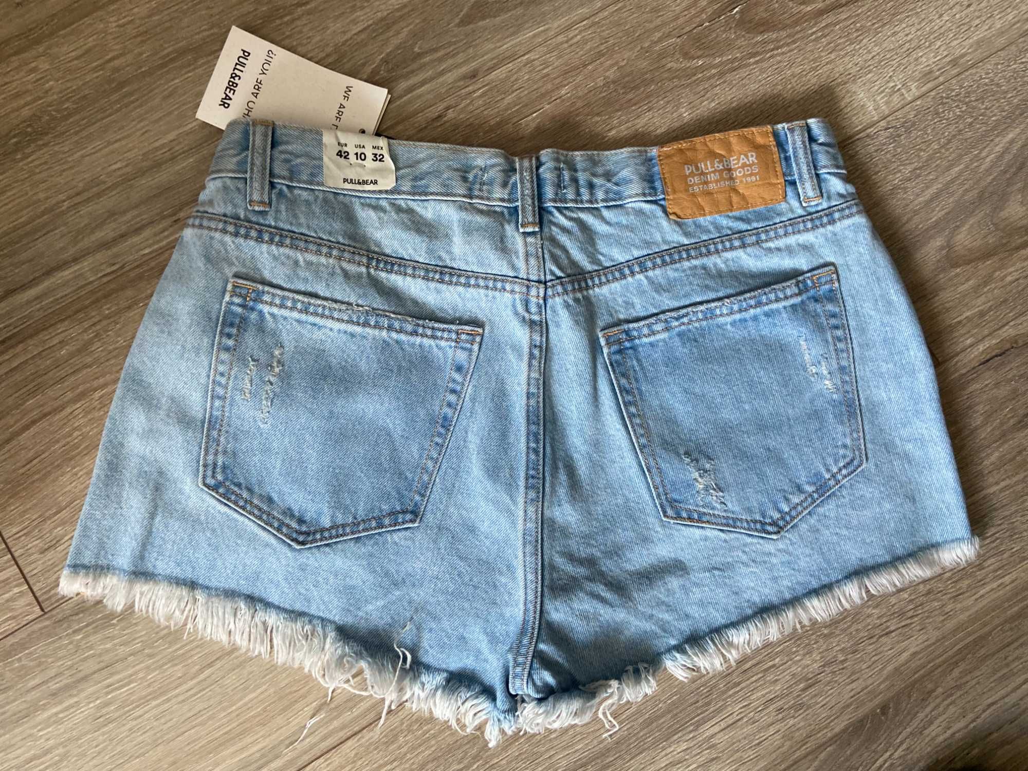 Pantaloni scurti Pull & Bear NOI