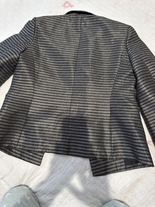 Продам пиджак новый!