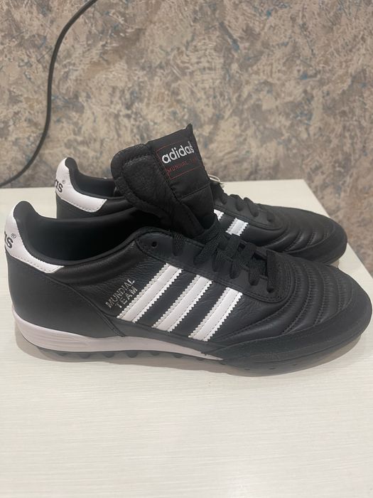 Футбольные сороконожки Adidas Mundial
