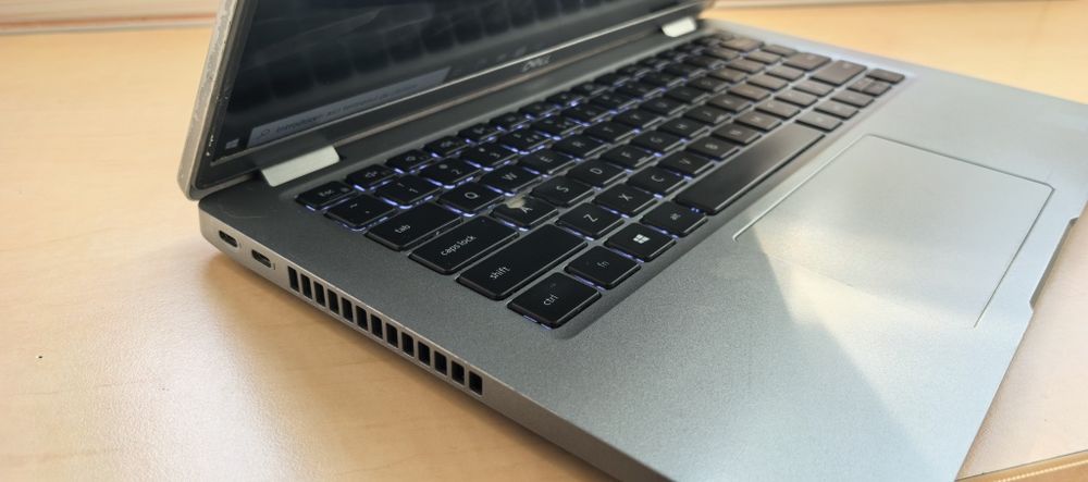 Laptop Dell 5420_i5-1145G7 (Gen 11)_8GB DDR4_256GB SSD__cu mic DEFECT