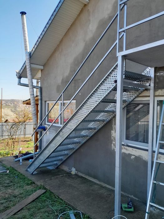 Scara metalica zincata de exterior 5m