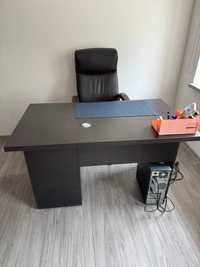 Vând birou și scaun de birou