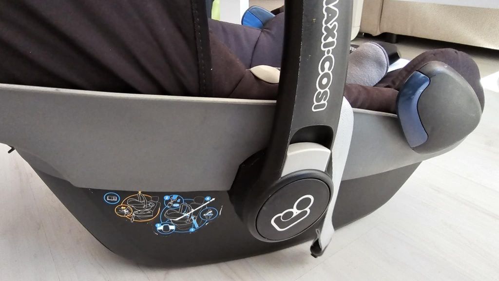 Стол за кола/ кошница Maxi Cosi Pebblee