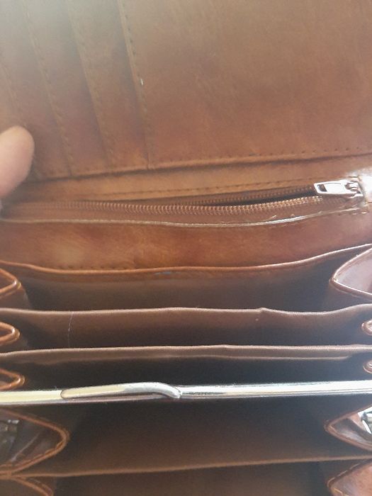 Vand portofel din piele veritabilă pentru dame