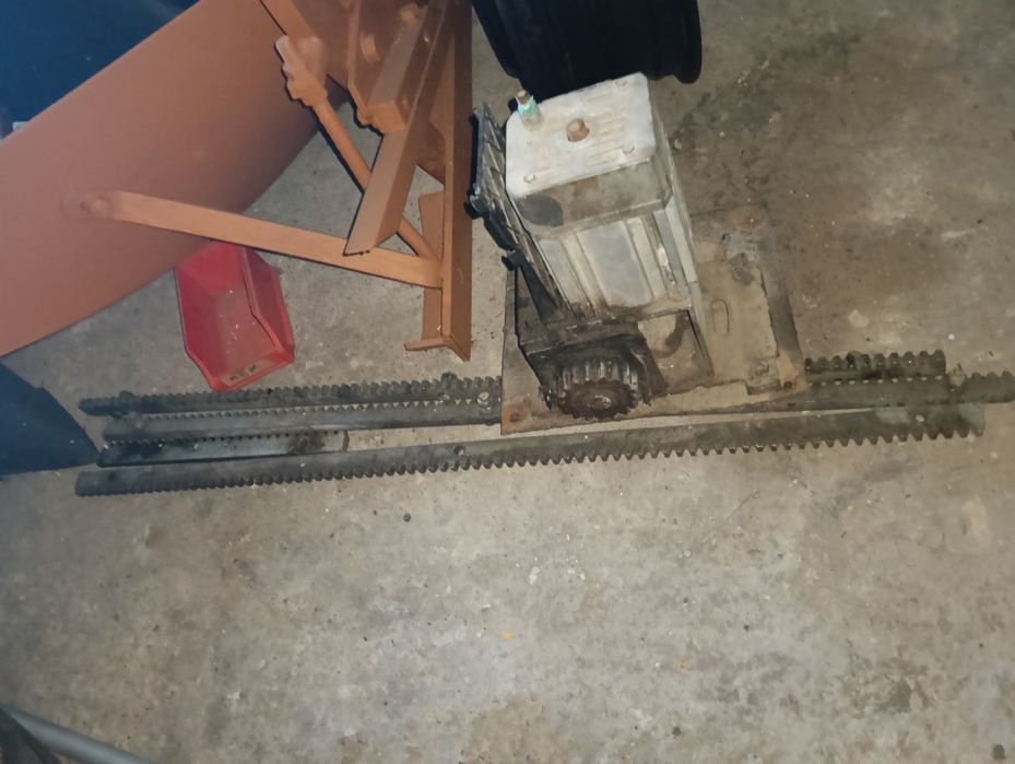 Bară dințată și moror