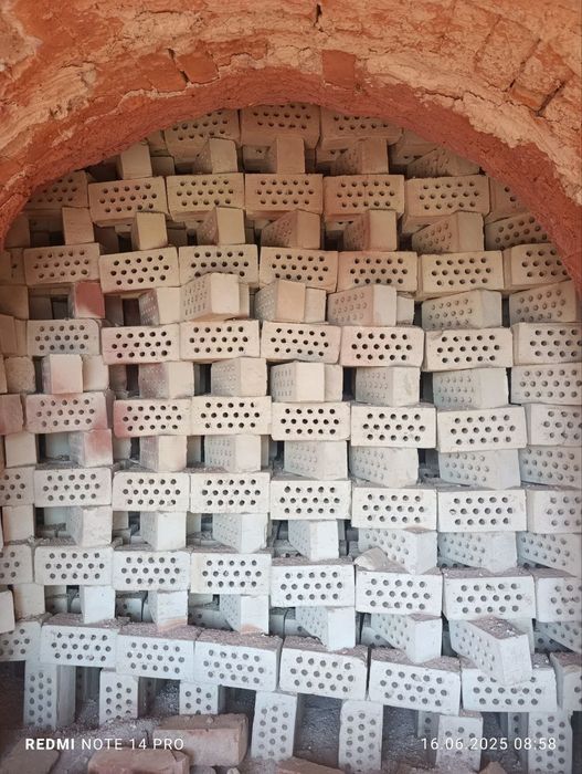 Пишган гишт ва хом гишт