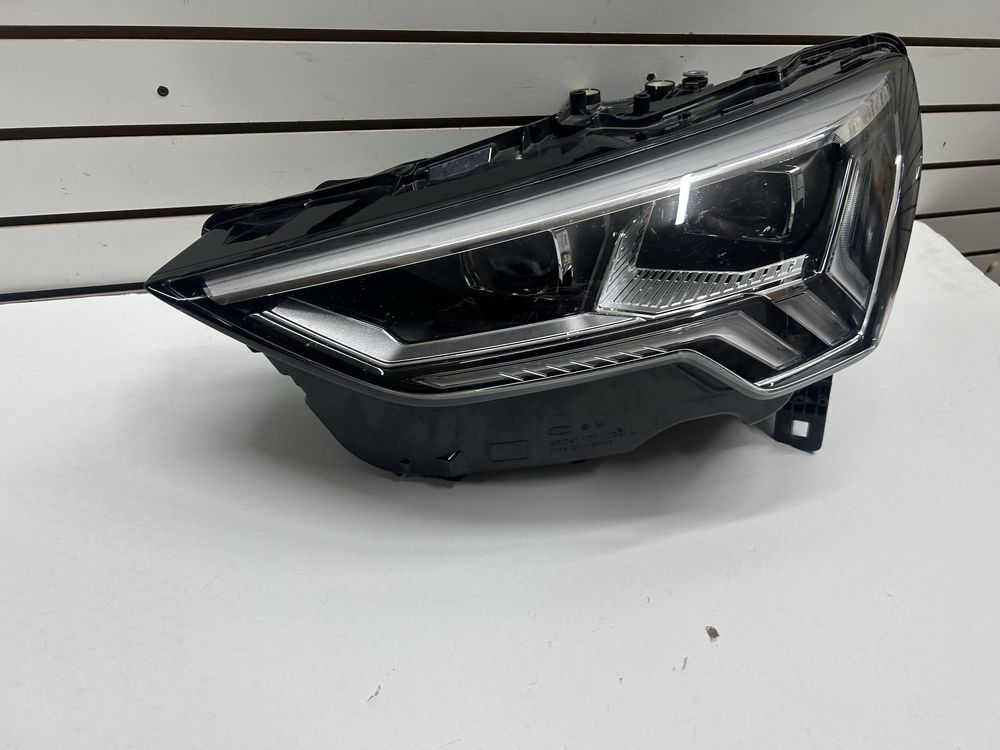 Far Audi Q3 full led Matrix stanga 2020-2023