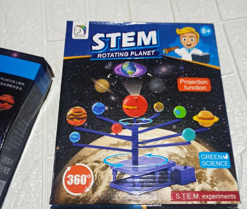 Планеты конструктор с моторчиком и проектором