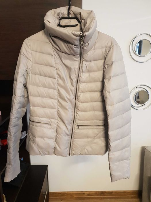 Geaca  Guess cu puf și  pene M-L femeie