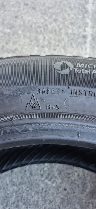 4 anvelope iarna runflat Michelin 245/50/19.Pretul este pe bucata.