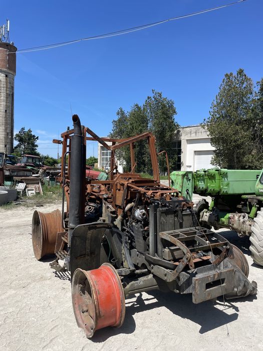 Dezmembrez Claas Axos 330