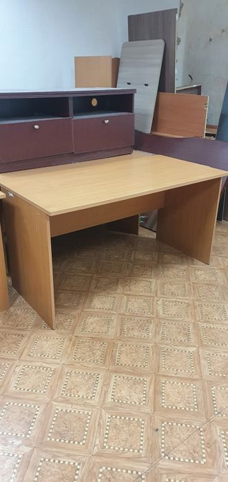 Офисные рабочие столы