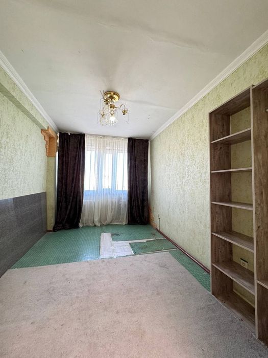 Продаётся 4 ком; 90м2 Бывш. Общежитие ор-р: ул.Янгизамон