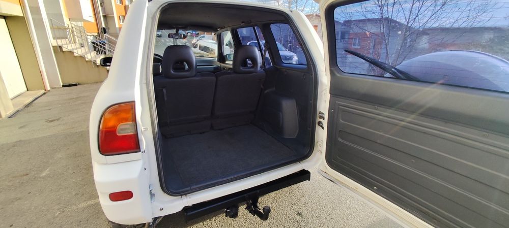 Toyota RAV4 an 1998, motor 2.0 benzina 130cp