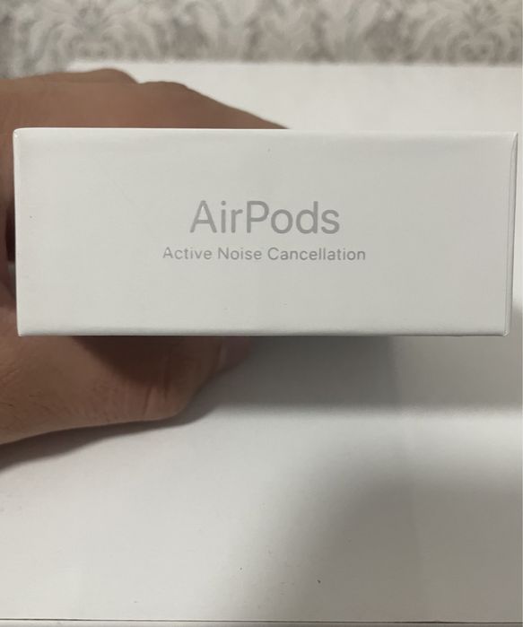 Airpods 4 ANC