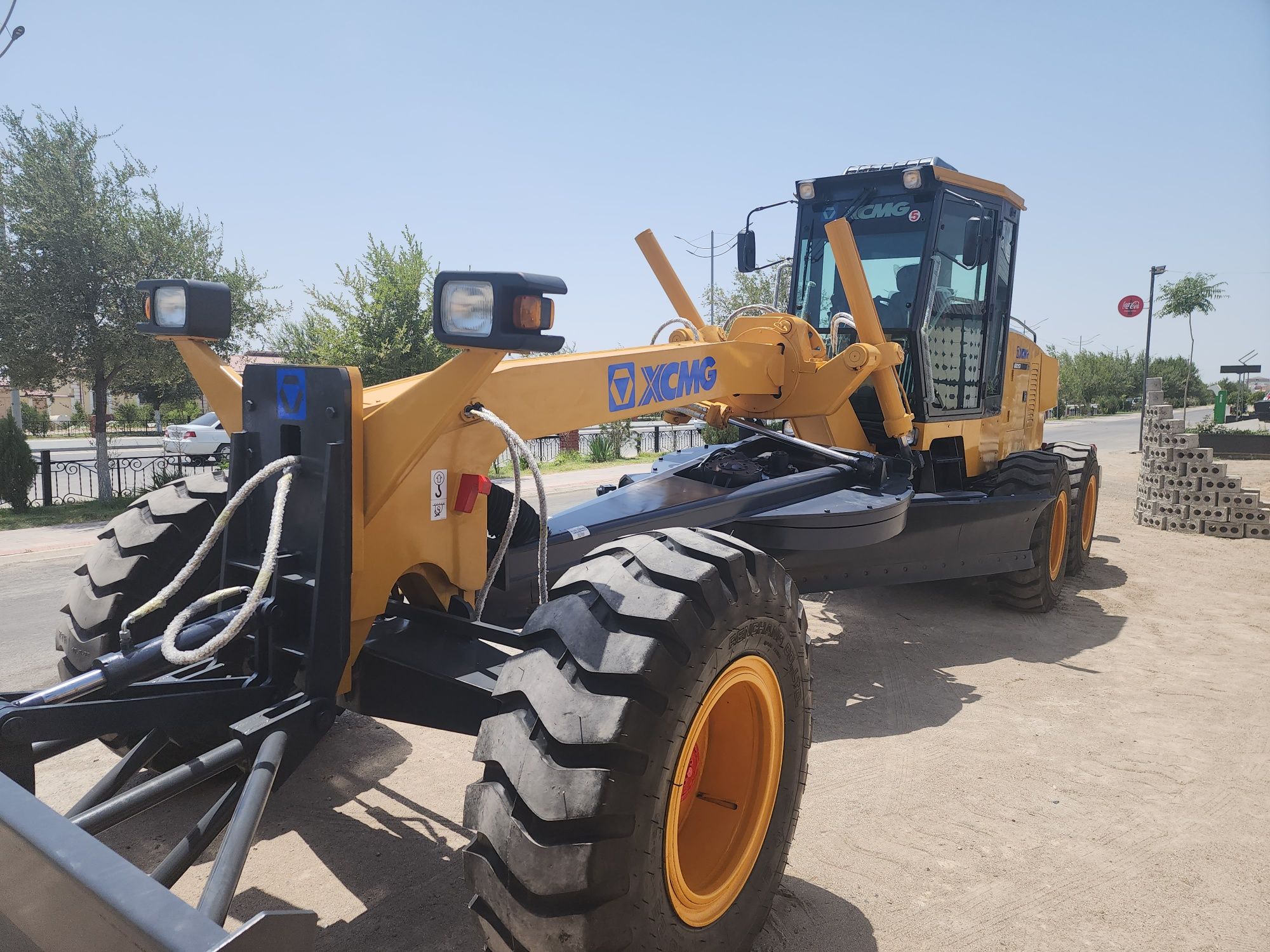 Грейдер xcmg GR 215