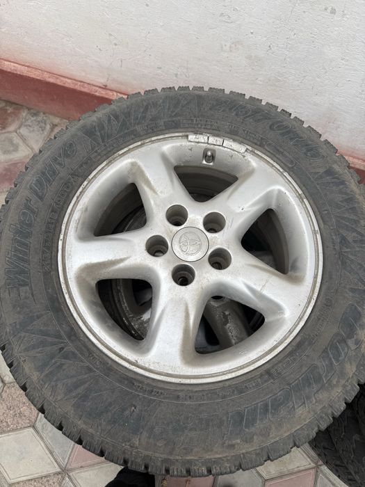 Диски с зимней резиной  215/70 r16