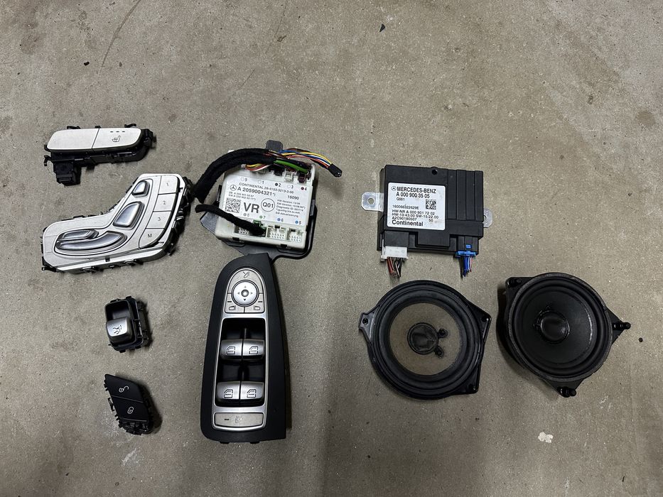 Butoane usa dreapta fata Mercedes C Class w205 cod a2059057851